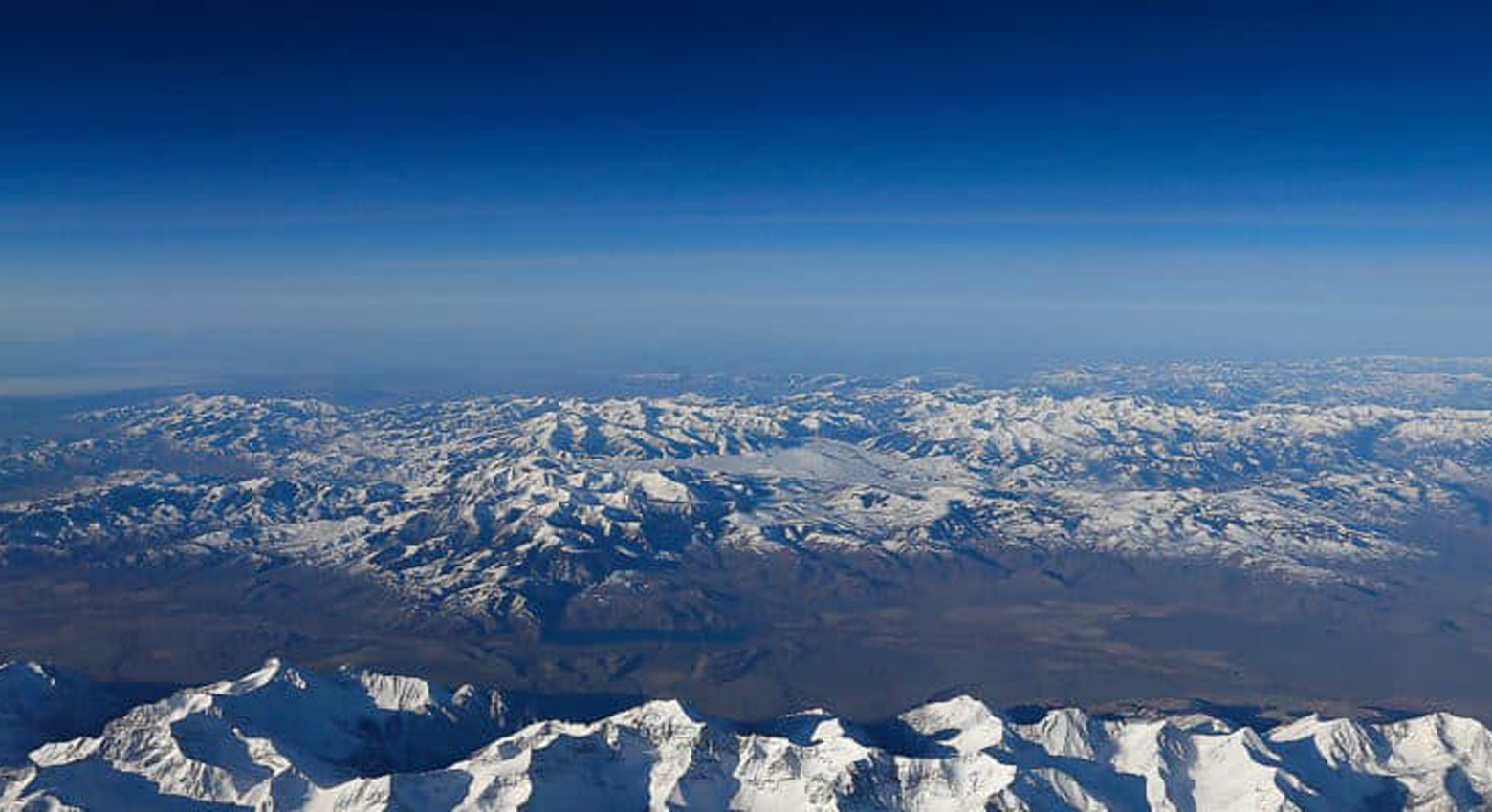 montagnes enneigées